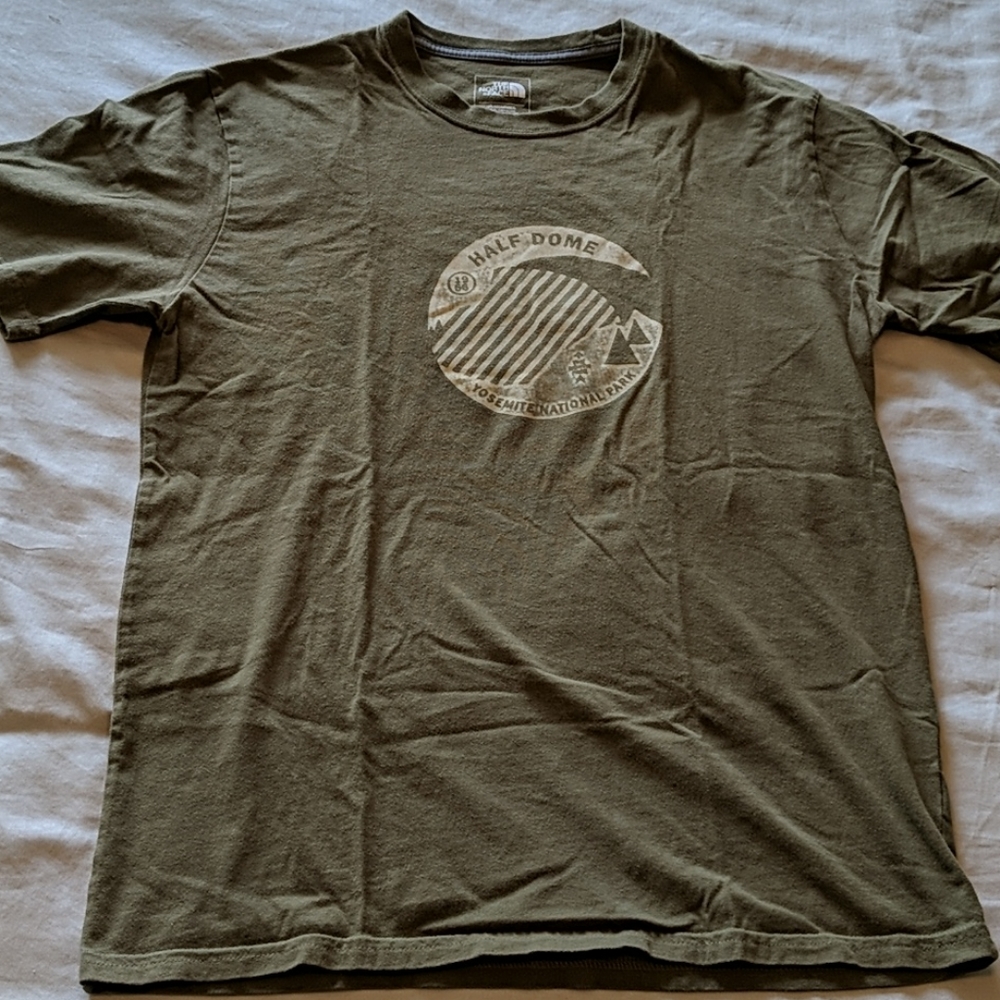 Men's North Face tee